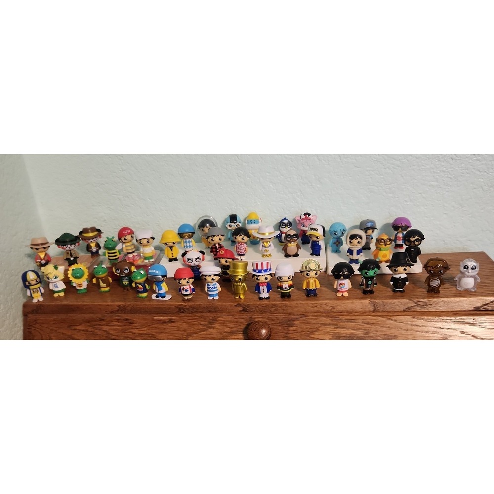 (45) Ryan's World 2" Figures Patriotic Gold Clear Animals Astronaut Road Trip